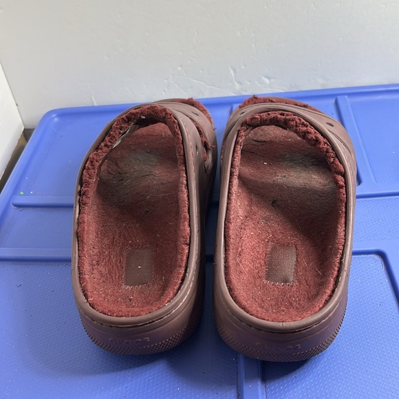 Crocs Burgundy Women’s Sandals Sz 9 W 7 M VGUC - Picture 3 of 5